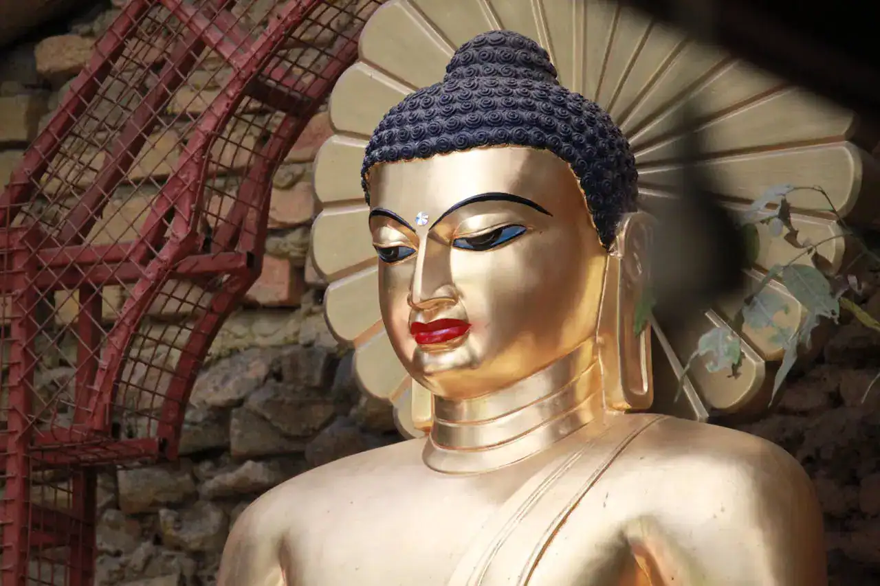 buddha at boddhgaya